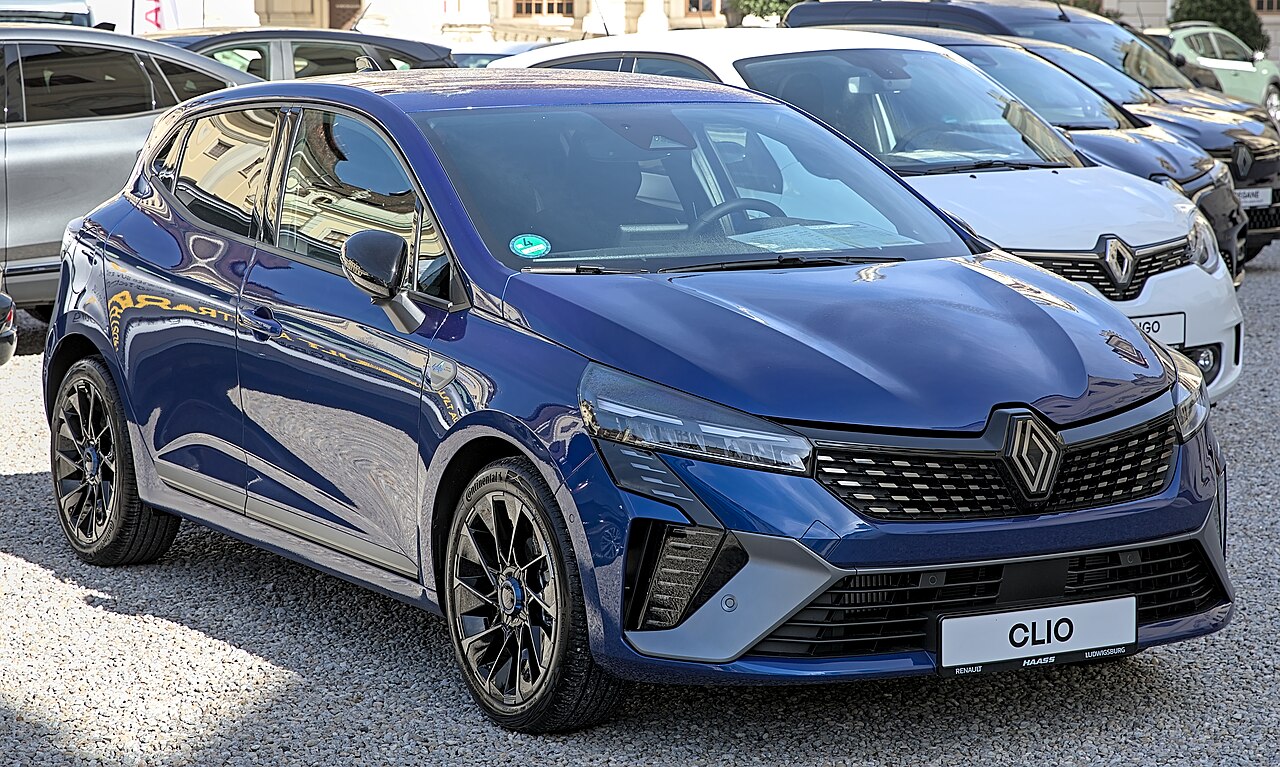 2023-cü il yeniləməsindən sonra Renault Clio V. Təsvir fotosu: təsvir edilən premyera və ya tədbiri təsvir etmir.