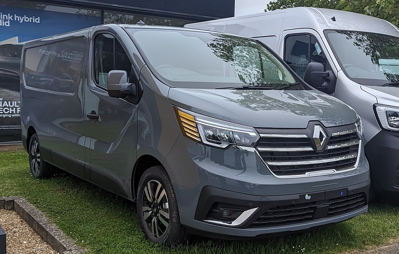 Önceki nesil Renault Trafic, 2023 yılına ait fotoğraf. Görsel örnek niteliğindedir: açıklanan lansmanı veya etkinliği göstermemektedir.